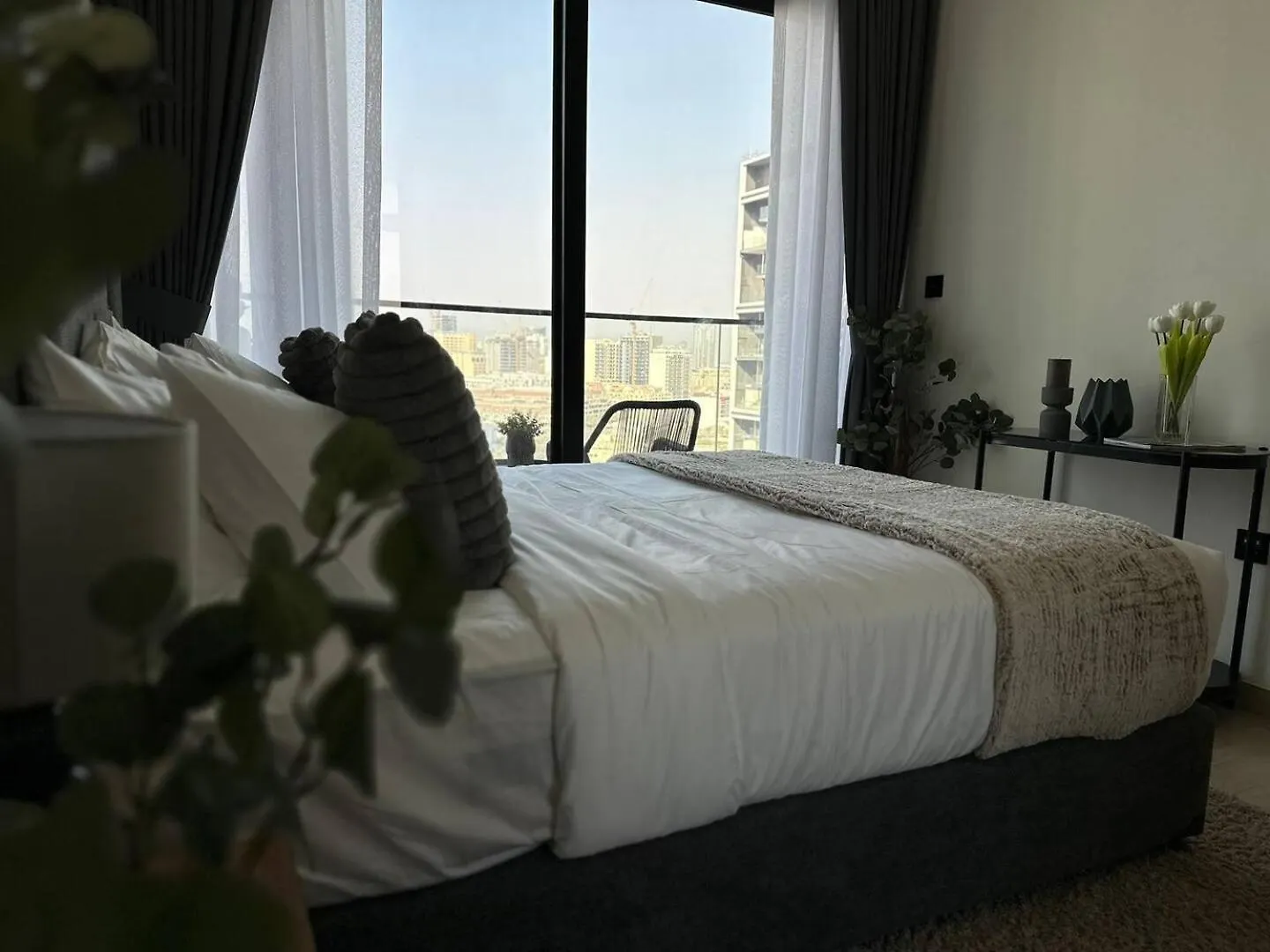 Apartment Premium 1Br Fully Furnished Apt With Balcony Dubai