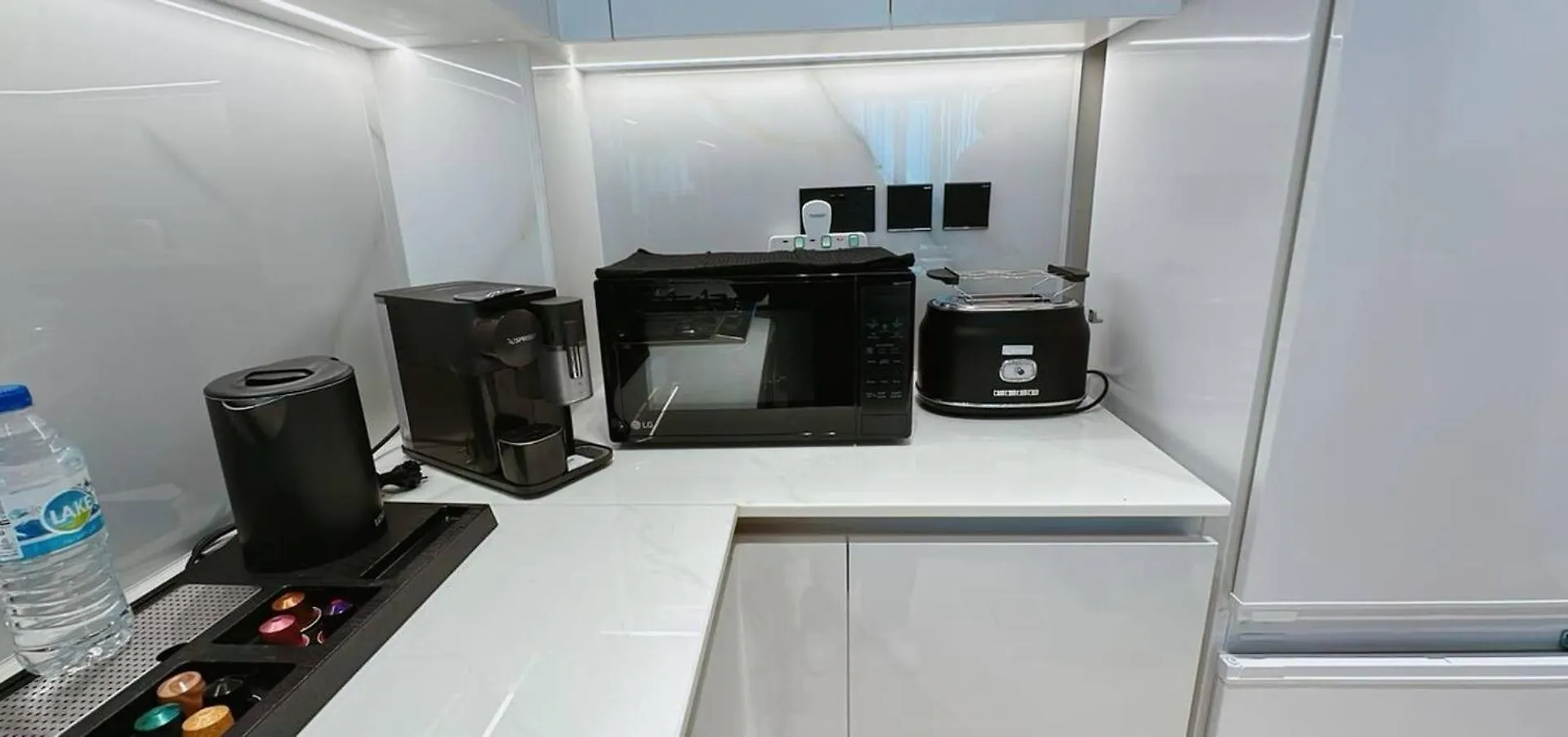 Premium 1Br Fully Furnished Apt With Balcony ドバイ アパート